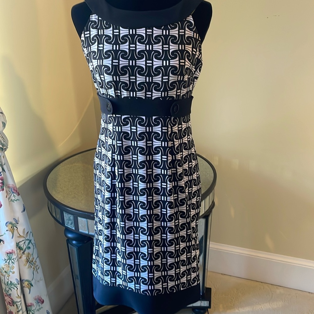 London Times pattern Dress size 4